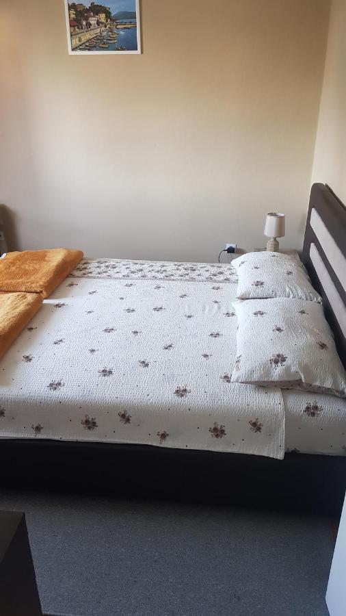 Apartment Lidija Херцег-Нови Экстерьер фото